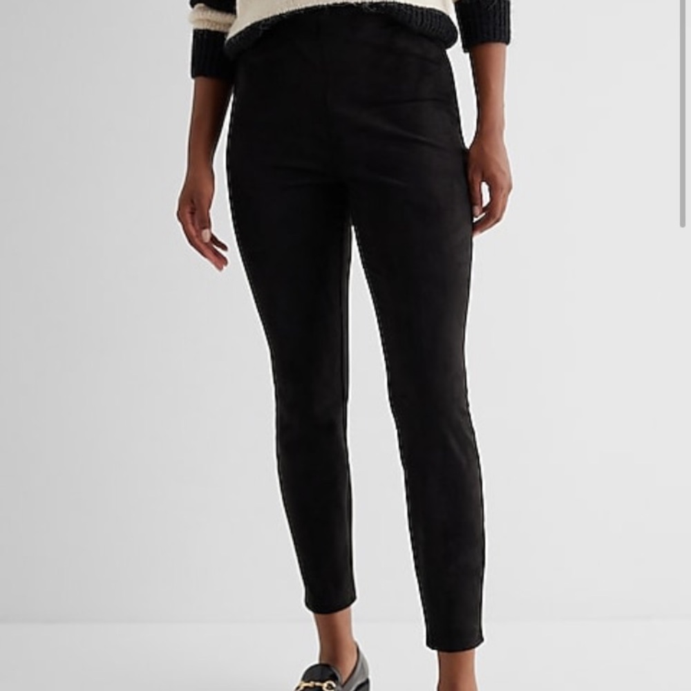 NWT Express Super Soft & Stretchy Faux Suede Leggings Size Small